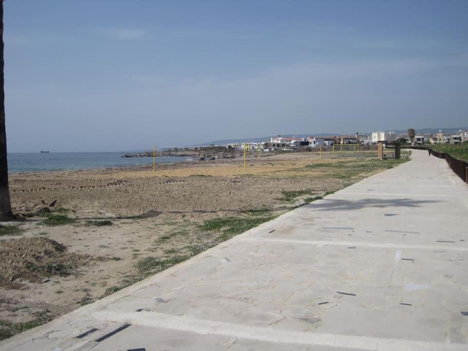 A Stone'S Throw From Everything Pafos Exterior foto